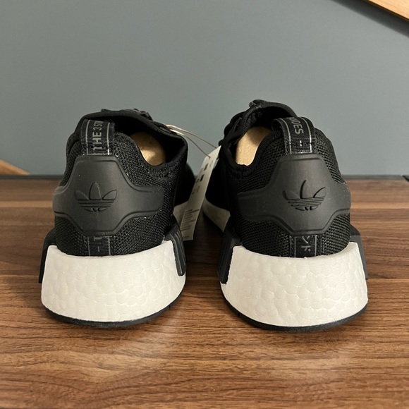 New Adidas Kids NMD_R1 J Primeblue Shoes Size: 6.5 Black/White - Picture 8 of 14